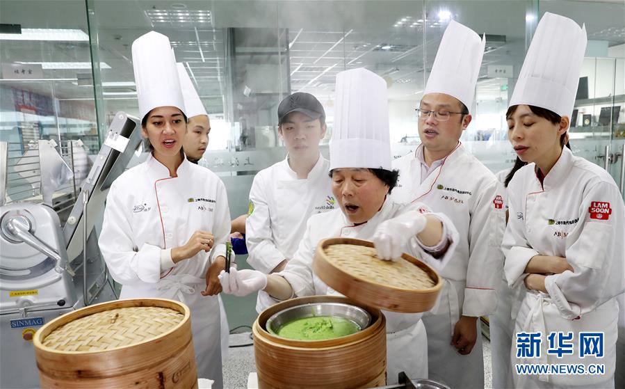 睢冉談阿聯(lián)：除非官方證實不然死都不信 當舍友時他常幫我洗衣服